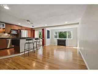 Photo #5: 511489390 Listing