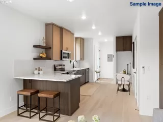 Photo #4: 511740249 Listing