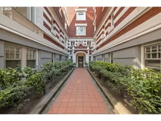 Photo #1: 511755902 Listing