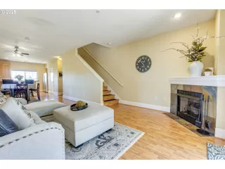 Photo #5: 513051472 Listing