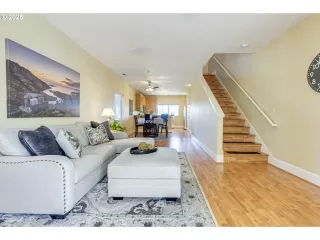 Photo #6: 513051472 Listing