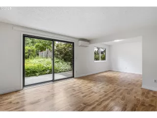 Photo #3: 513369974 Listing