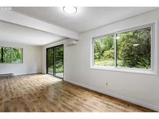 Photo #5: 513369974 Listing