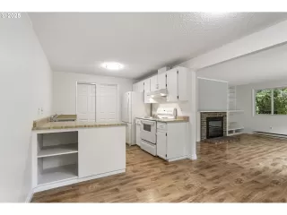 Photo #6: 513369974 Listing