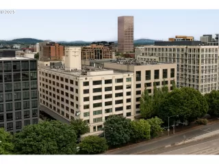 Photo #3: 513700478 Listing