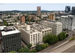 Photo #4: 513700478 Listing