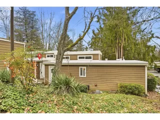 More Details about MLS # 513748239 : 1620 VILLAGE PARK PL