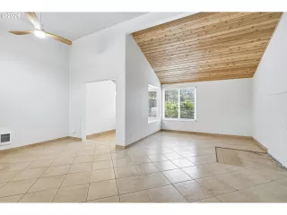 Photo #6: 513748239 Listing