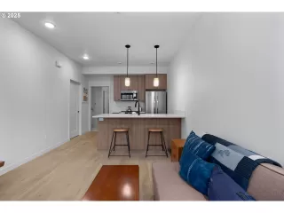 Photo #2: 513917027 Listing