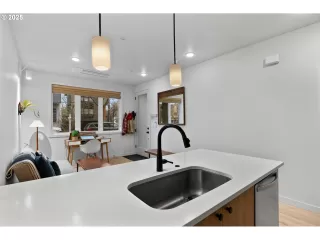 Photo #3: 513917027 Listing