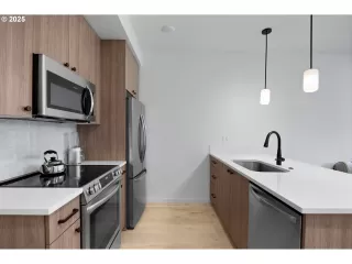 Photo #6: 513917027 Listing