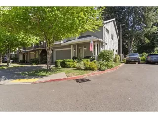 Browse active condo listings in OSCAR PARK