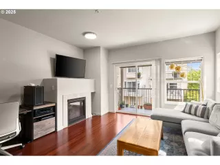 Photo #3: 515596463 Listing