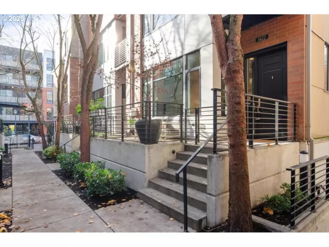 MLS: 515718407 Condo For Sale