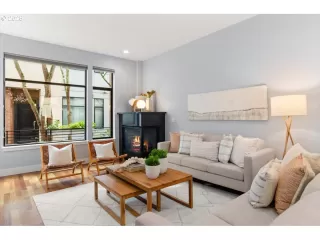 Photo #4: 515718407 Listing