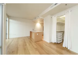 Photo #3: 516204119 Listing