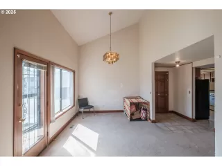 Photo #5: 516491032 Listing