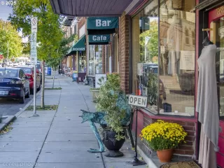 Photo #5: 516543814 Listing