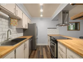 Photo #3: 516862761 Listing