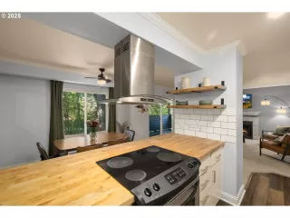 Photo #6: 516862761 Listing