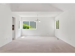 Photo #4: 516913443 Listing 