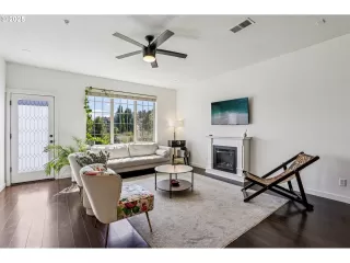 Photo #4: 517385674 Listing