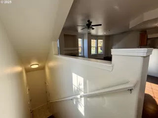 Photo #5: 517915979 Listing 