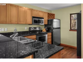 Photo #2: 519250596 Listing