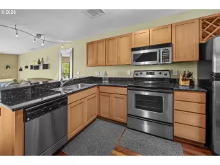 Photo #3: 519250596 Listing