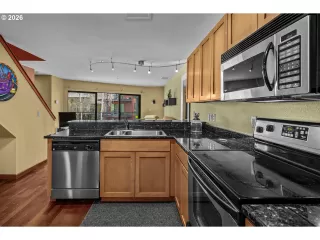 Photo #4: 519250596 Listing