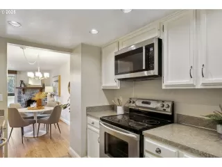 Photo #3: 519817015 Listing