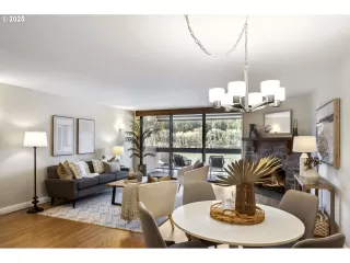 Photo #6: 519817015 Listing