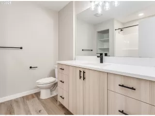 Photo #5: 519898929 Listing 