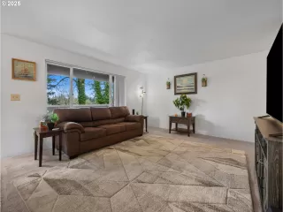 Photo #6: 520077699 Listing