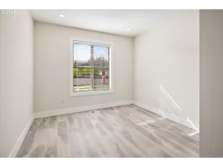 Photo #1: 520156498 Listing