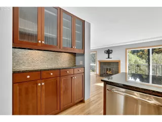 Photo #2: 520308782 Listing