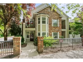 Photo #2: 520671220 Listing