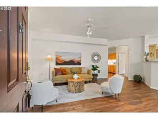 Photo #5: 520671220 Listing