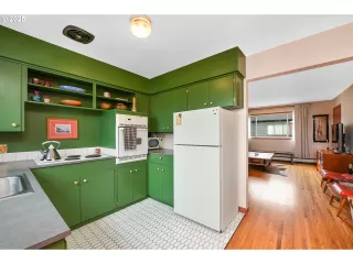 Photo #3: 520949217 Listing