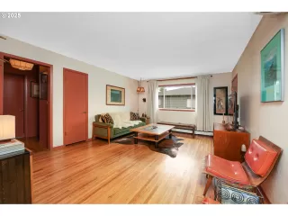 Photo #5: 520949217 Listing