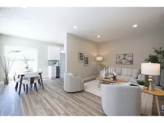 Photo #2: 521011195 Listing