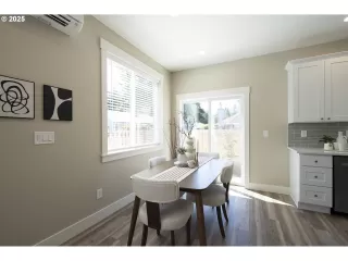 Photo #4: 521011195 Listing