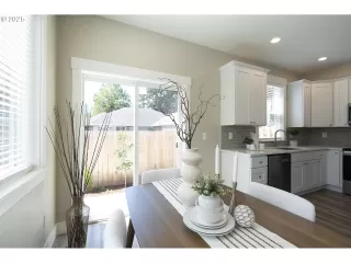 Photo #5: 521011195 Listing