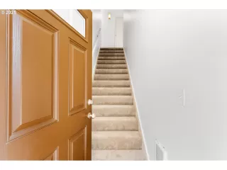 Photo #5: 521040390 Listing