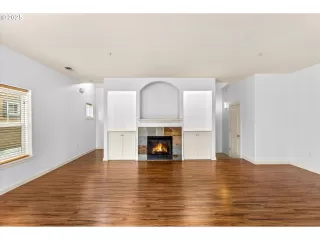 Photo #6: 521040390 Listing