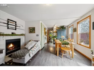 Photo #4: 521344633 Listing