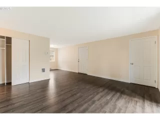 Photo #2: 521528625 Listing 