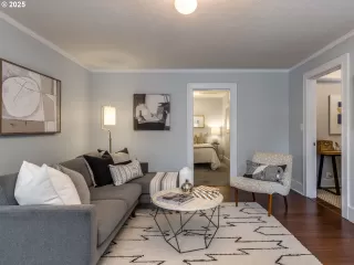 Photo #3: 521570950 Listing