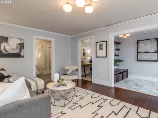 Photo #4: 521570950 Listing