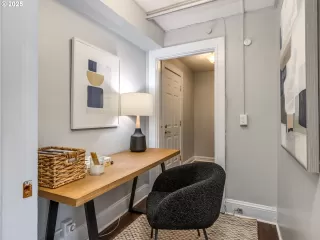 Photo #6: 521570950 Listing